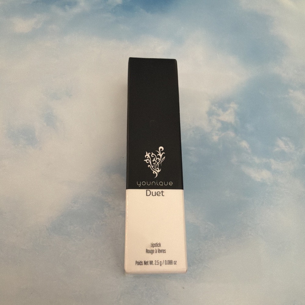 Younique Duet Lipstick Stick THINK TWICE 2.5 g / 0.088 oz
